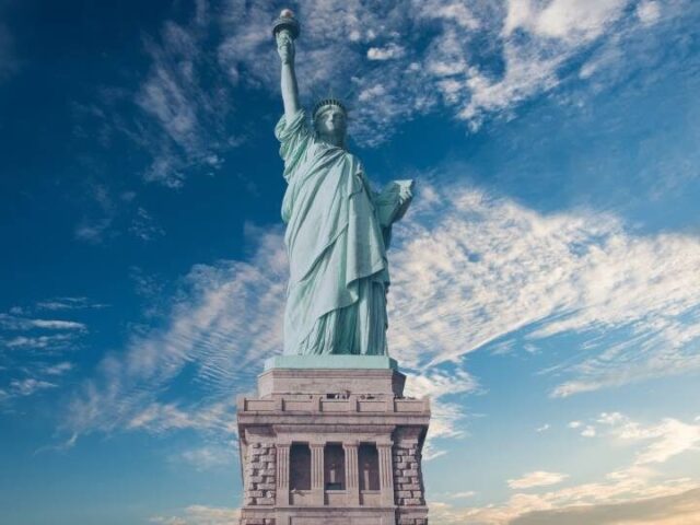 https://www.focus-on.gr/wp-content/uploads/2020/11/newyorkstatue-640x480.jpg