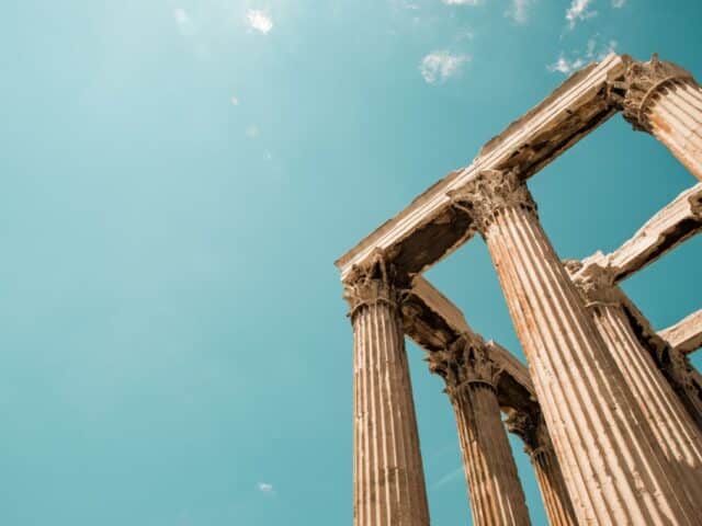https://www.focus-on.gr/wp-content/uploads/2023/05/low-angle-shot-columns-acropolis-pantheon-athens-greece-sky-640x480.jpg