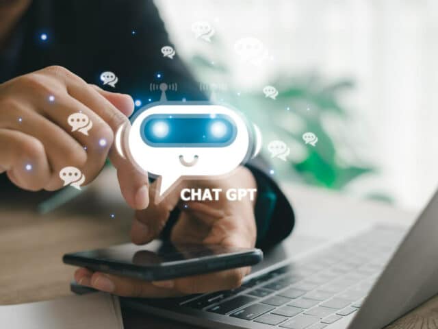 https://www.focus-on.gr/wp-content/uploads/2023/06/chatgpt-chat-with-ai-artificial-intelligence-man-chatting-with-smart-ai-artificial-intelligence-using-artificial-intelligence-chatbot-developed-by-openai-640x480.jpg